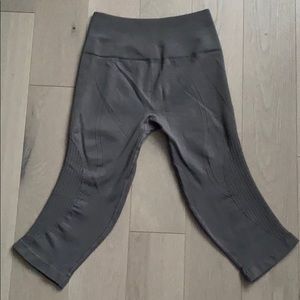 lululemon athletica Pants - FINAL PRICE Lululemon Seamless Compression Crops lululemon athletica Pants - FINAL PRICE Lululemon Seamless Compression Crops